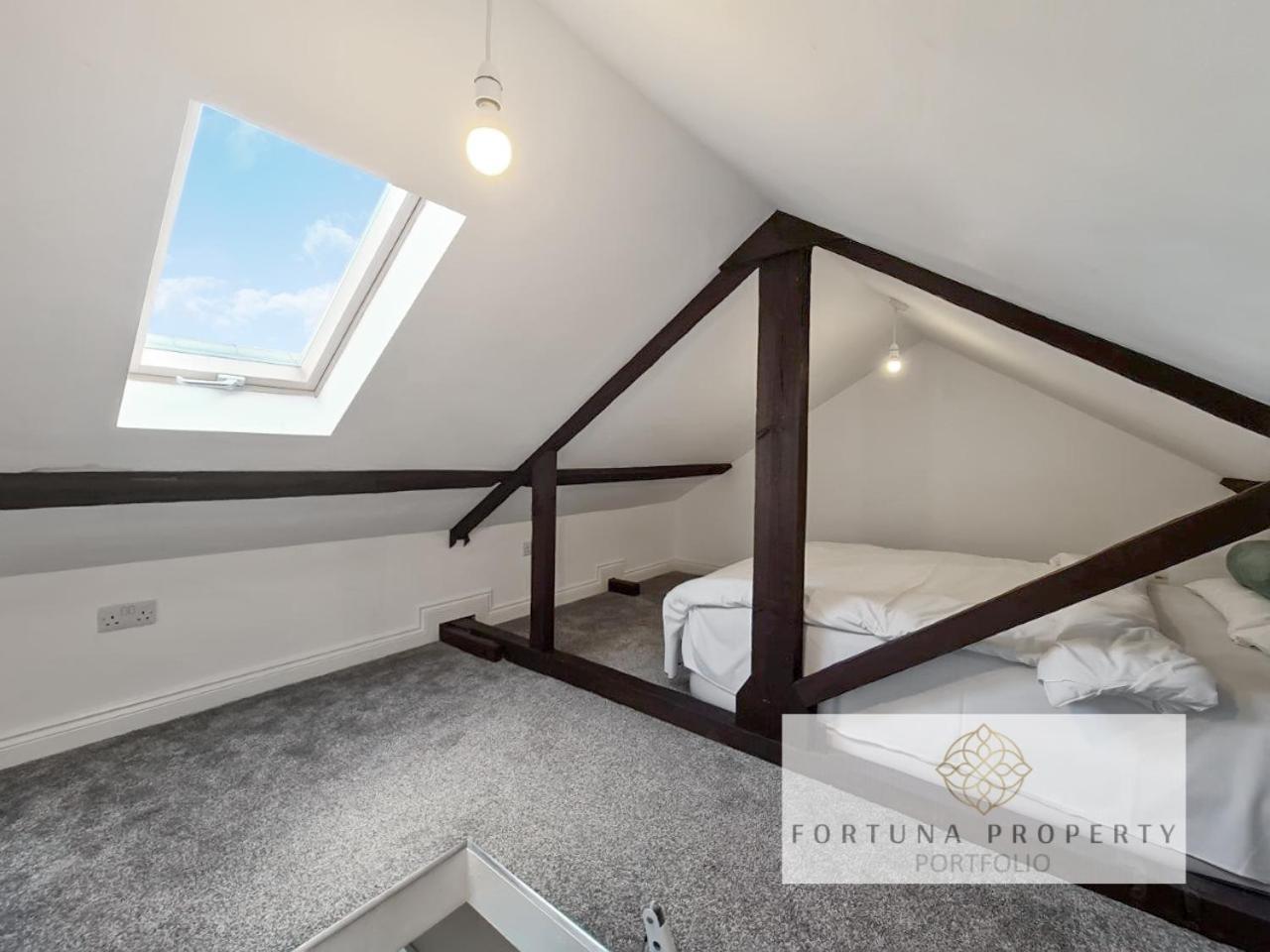 Margaret'S Loft By Fortuna Property Cheltenham Exterior photo